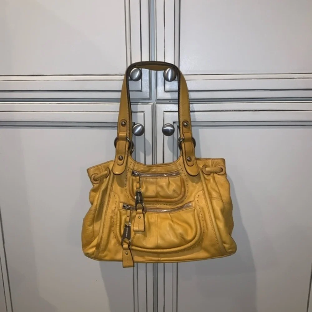 B. Makowsky yellow leather shoulder bag purse EUC - Picture 5 of 7